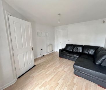 2 bedroom semi-detached house to rent - Photo 2