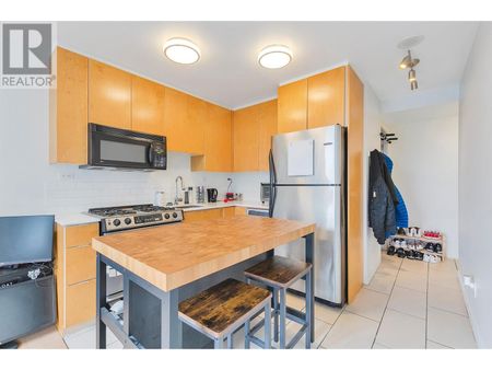 704 989 BEATTY STREET, Vancouver, British Columbia - Photo 5