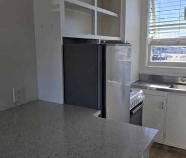 Two Bedroom Apartment in the city - Photo 2