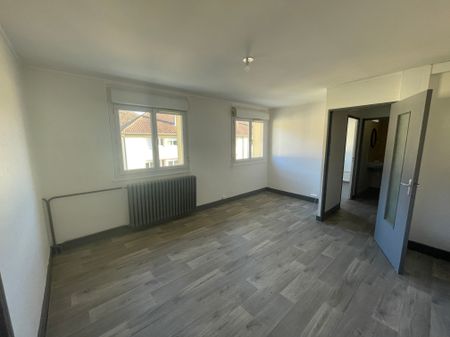 Location - Appartement T2 - 40 m² - Pont-de-Roide-Vermondans - Photo 3