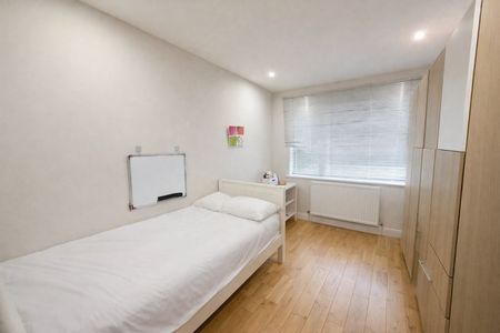3 Bed Flat, Golders Rise, NW4 - Photo 2