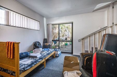 Charming 4BR Beachside Retreat! - Photo 4