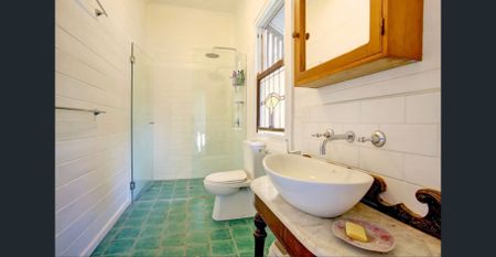 Kilkenny House, a charming piece of Bellingen's history. - Photo 5