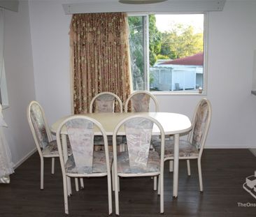 Three bedrooms upstairs unit for rent, Cranbrook, Townsville - Photo 5