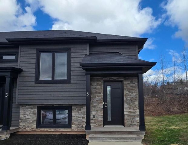 - Cinema Lane, E1A 9W1, Moncton - Photo 1