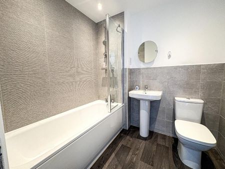 3 bedroom semi-detached house to rent - Photo 3