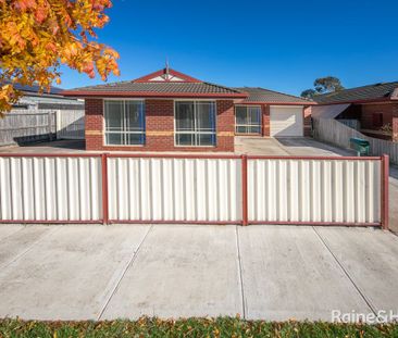 Charming 3 bedroom home - Photo 2