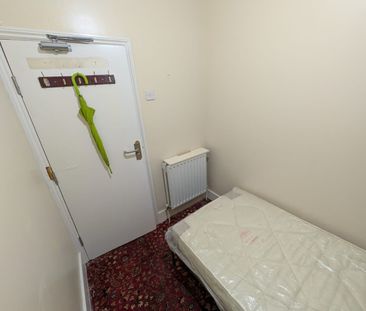 Room in a Shared House, Plashet Road, E13 - Photo 2