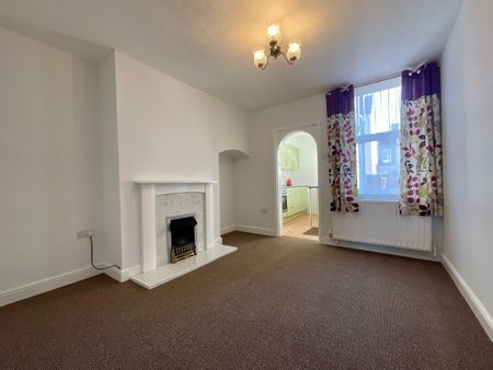 2 bedroom Mid Terraced House to let - Photo 5