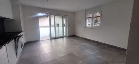 Beautiful 2.5 room apartment on the ground floor for rent in Conthey - Photo 4