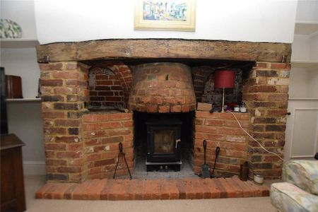 4 bedroom semi-detached house to rent - Photo 4