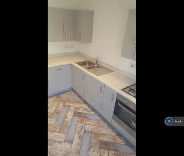 3 bedroom semi-detached house to rent - Photo 6