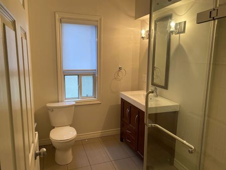 For Lease - 322 Queen Street Unit# Unit 2/2nd Floor, Hamilton, Ontario - Photo 3