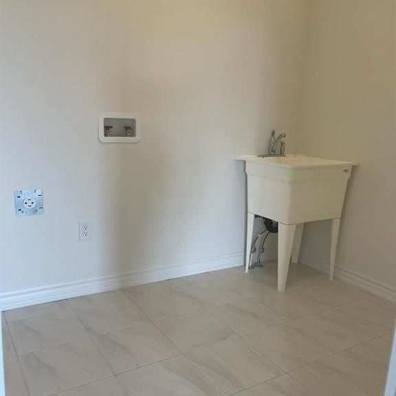 For Lease - 41 Sleeth Street, Brantford, Ontario - Photo 1