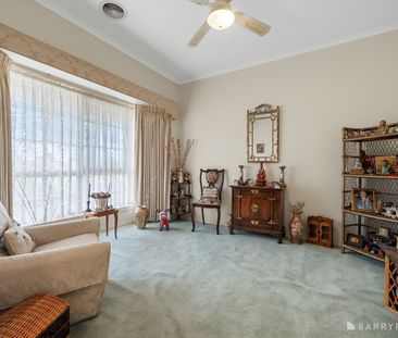 Spacious, Stylish & Low-Maintenance Living! - Photo 1
