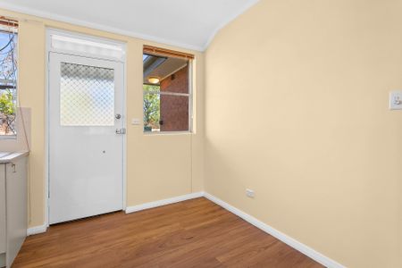 4/20 Blamey Crescent, Campbell. - Photo 2