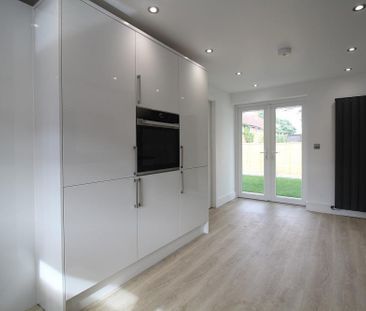 3 bedroom semi-detached house to rent - Photo 4