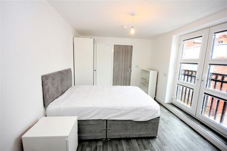 4 bedroom flat to rent - Photo 4