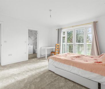 4 bedroom detached house to rent - Photo 4