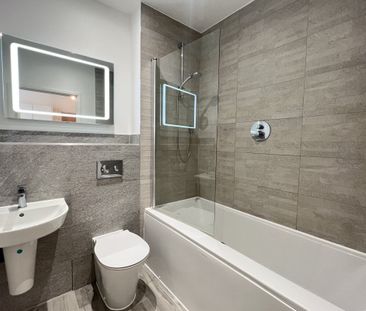 Edinburgh Gate - Photo 3