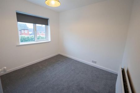 2 bedroom semi-detached house to rent - Photo 3