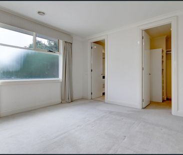 FAMILY SIZED TOWNHOUSE” - Photo 2