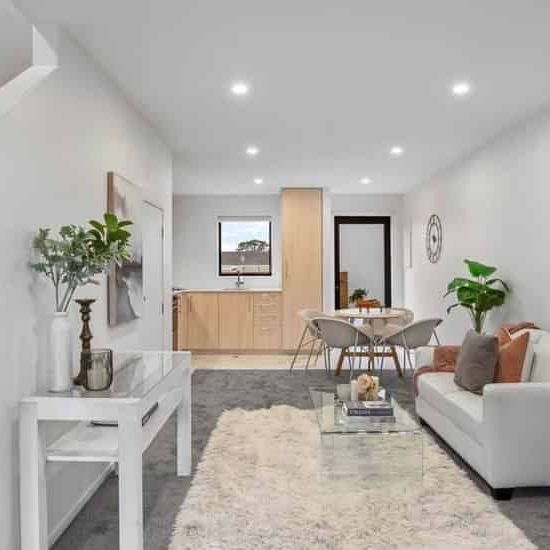 Spacious 2-Bedroom Townhous for Rent – Prime Location!" - Photo 1