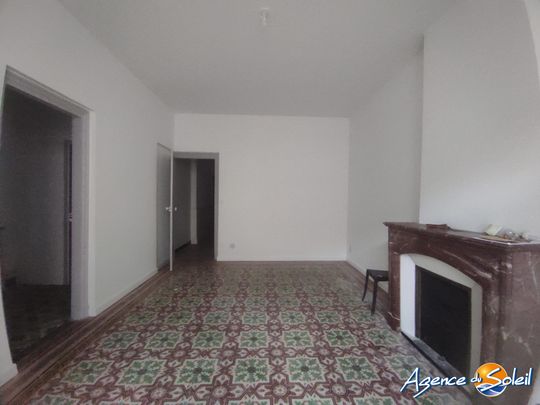 Location Appartement 2 pièces 67m² COURSAN 11110 - Photo 1