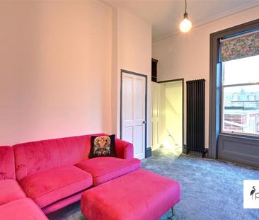 3 bedroom flat to rent - Photo 3