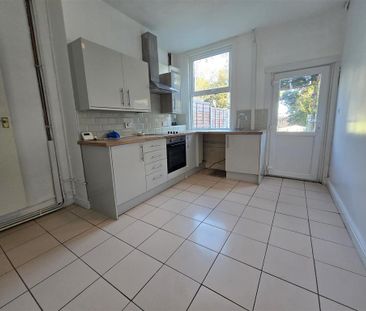 3 bedroom terraced house to rent - Photo 6