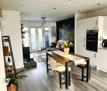 4 bedroom terraced house to rent - Photo 2