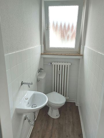 Freundliche 3 Zimmer Wohnung mit Balkon wartet auf Sie - Photo 5