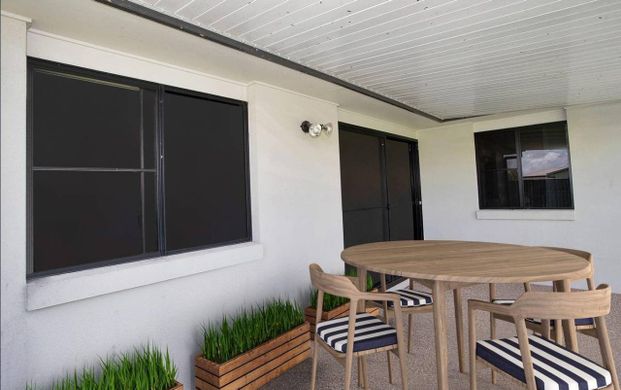 We are delighted to offer this spacious 4 bedroom family home for rent in Blacks Beach - Photo 1