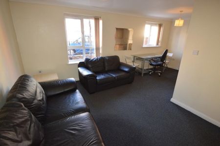 2 Bed Flat, Stretford Road, M15 - Photo 4