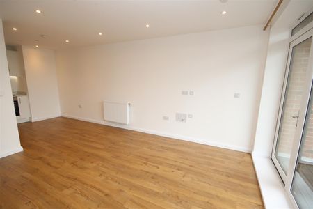 1 bedroom Apartment to let - Photo 3