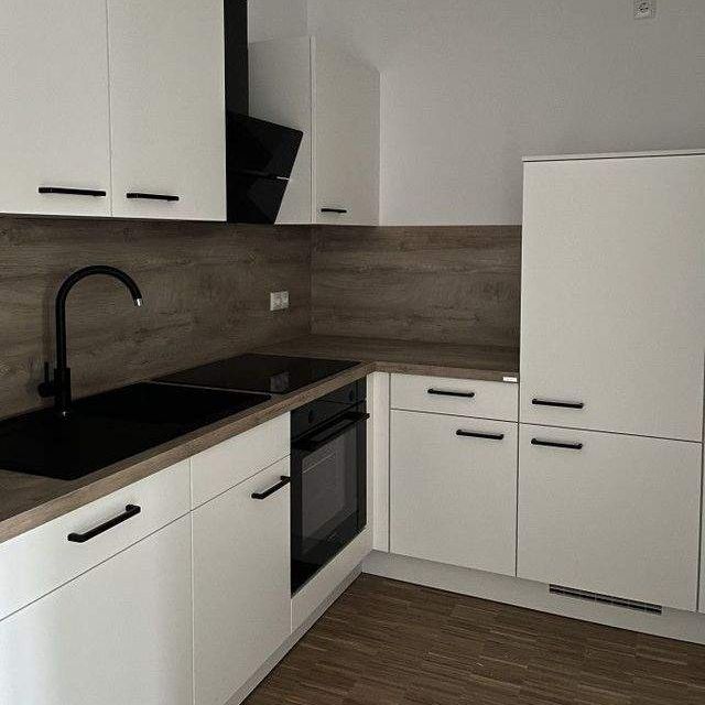 Wohlfühlwohnung im Neubau, perfekter Zuschnitt, schöne Terrasse! Erstbezug! - Photo 1