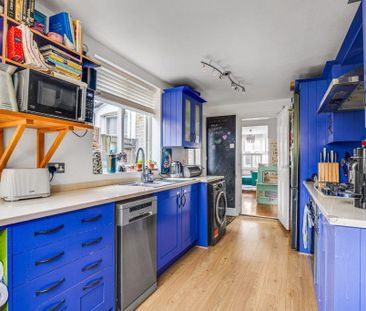 3 bedroom terraced house to rent - Photo 2