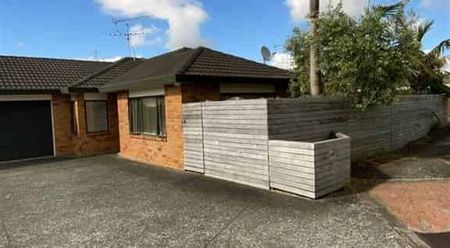 WELL PRESENTED BRICK AND TILE HOME - Photo 4