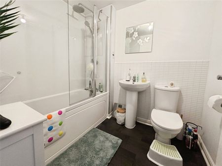 3 bedroom house to rent Pomeroy Crescent, Hedge End, SO30 - Photo 4