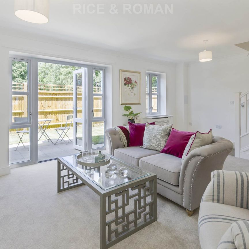 2 Bedroom Cottage, Lynwood Village – Ascot - Photo 1