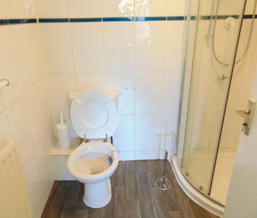 2 bedroom semi-detached house to rent - Photo 6