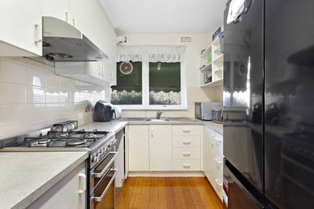 5/29 Weir Street, Balwyn - Photo 2