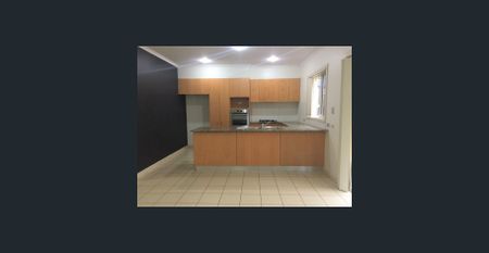 Ideal Location Family Home - Walk to School - Photo 4