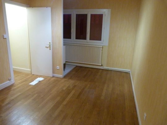 Location Maison de ville 2 pièces 40 m2 à Mehun-sur-Yèvre - Photo 1