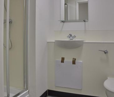 6 bedroom flat to rent - Photo 2