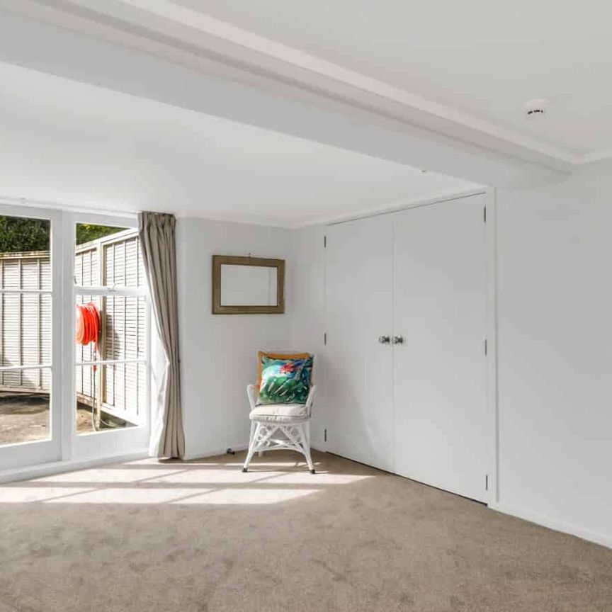 Te Atatu South is where you need to be! - Photo 1