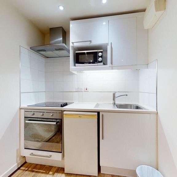 Studio to rent - Photo 1