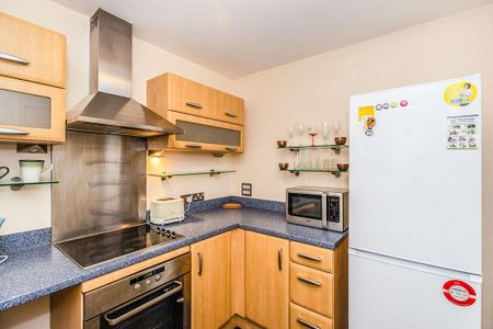 2 bedroom flat to rent - Photo 5