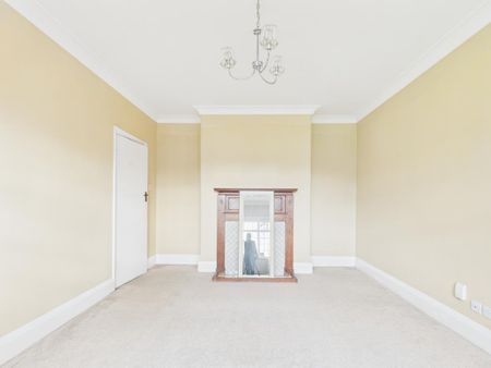 4 bedroom detached house to rent - Photo 2