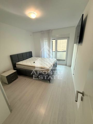 Triplex cu 3 camere,2 bai,mobilat si utilat,Dumbravita - Fotografie 3